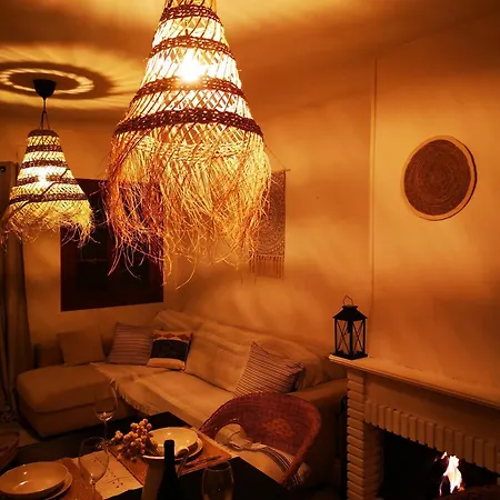 Centrica, Con Aparcamiento, Chimenea Y Con Vistas